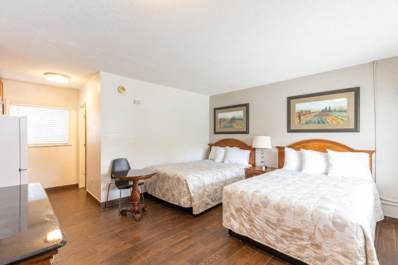 קלוברדייל Vineyard Valley Inn מראה חיצוני תמונה