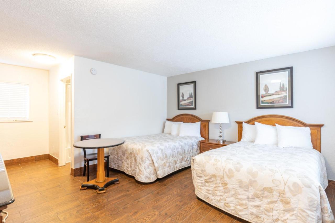 קלוברדייל Vineyard Valley Inn מראה חיצוני תמונה