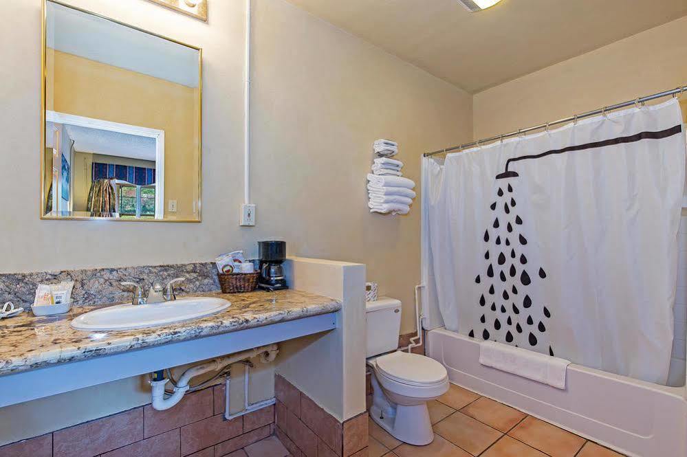 קלוברדייל Vineyard Valley Inn מראה חיצוני תמונה